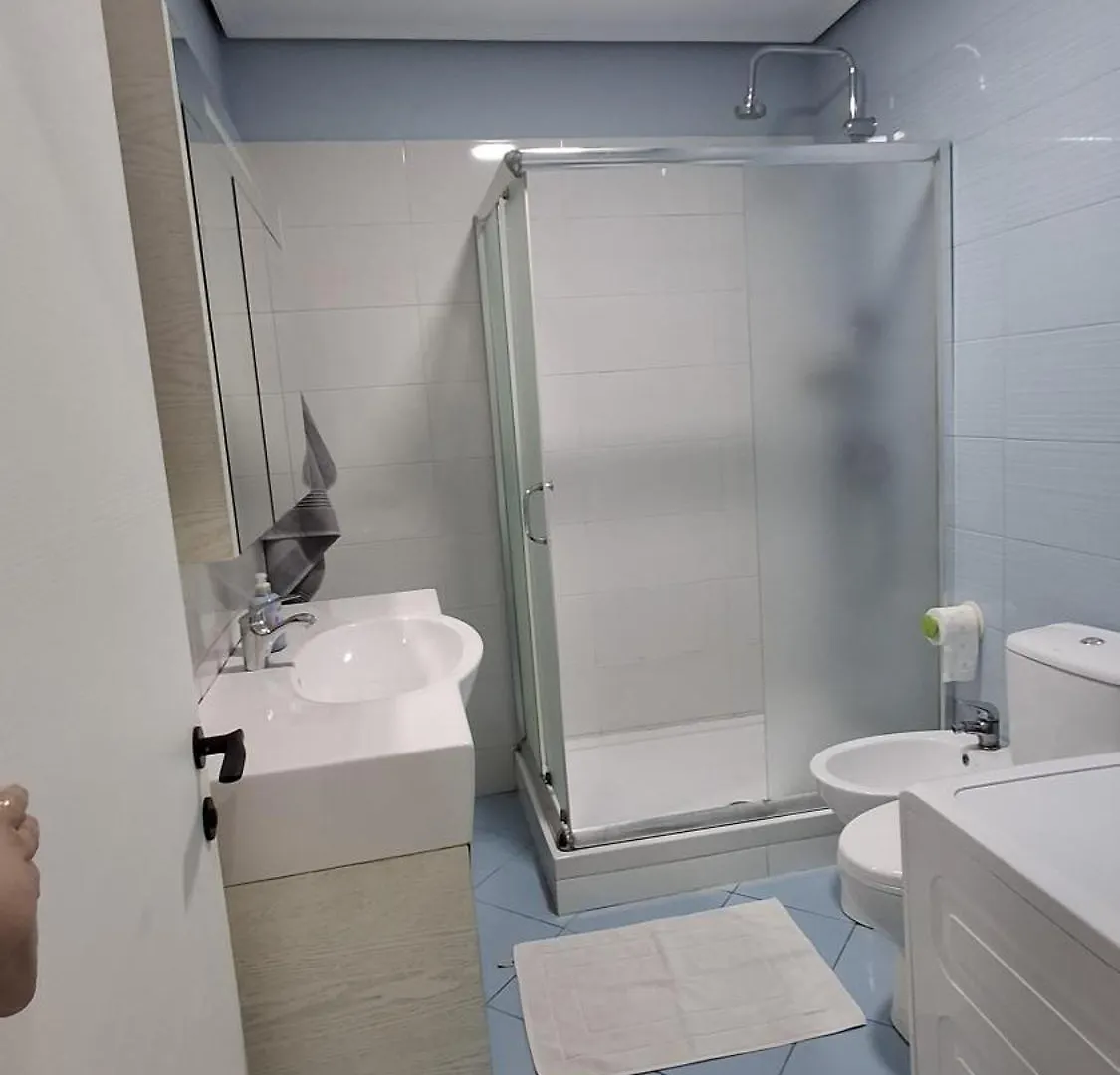 Apartment Lakeside Near Zoo & Botanic Park Tirana