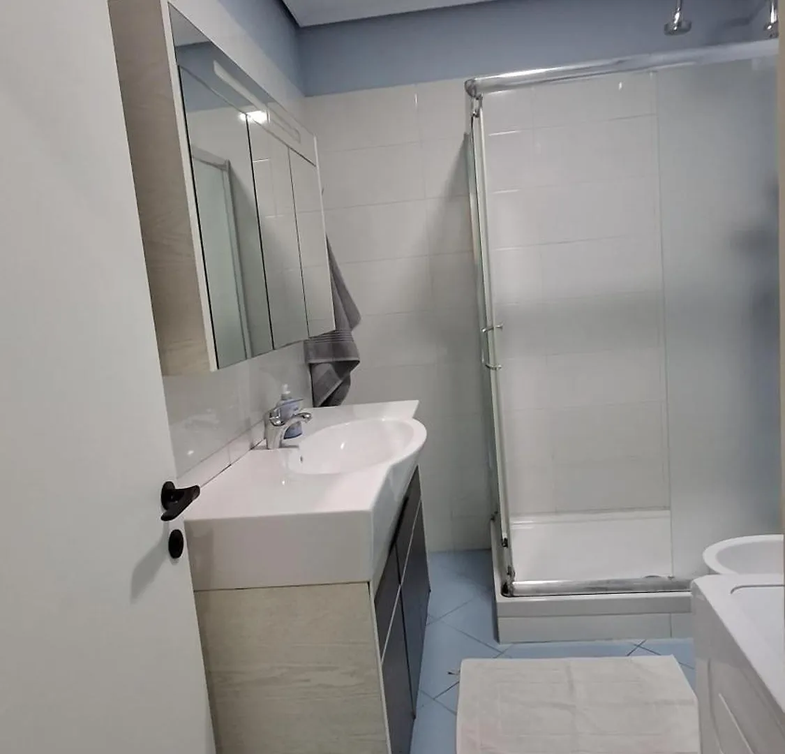 Apartment Lakeside Near Zoo & Botanic Park Tirana