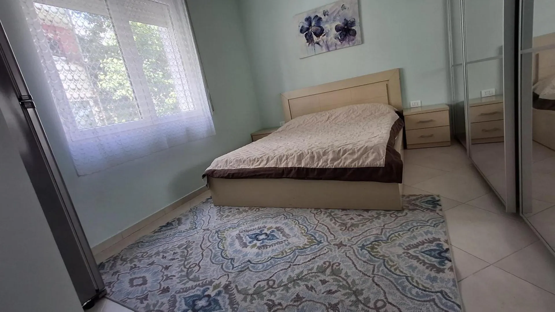 Apartment Lakeside Near Zoo & Botanic Park Tirana